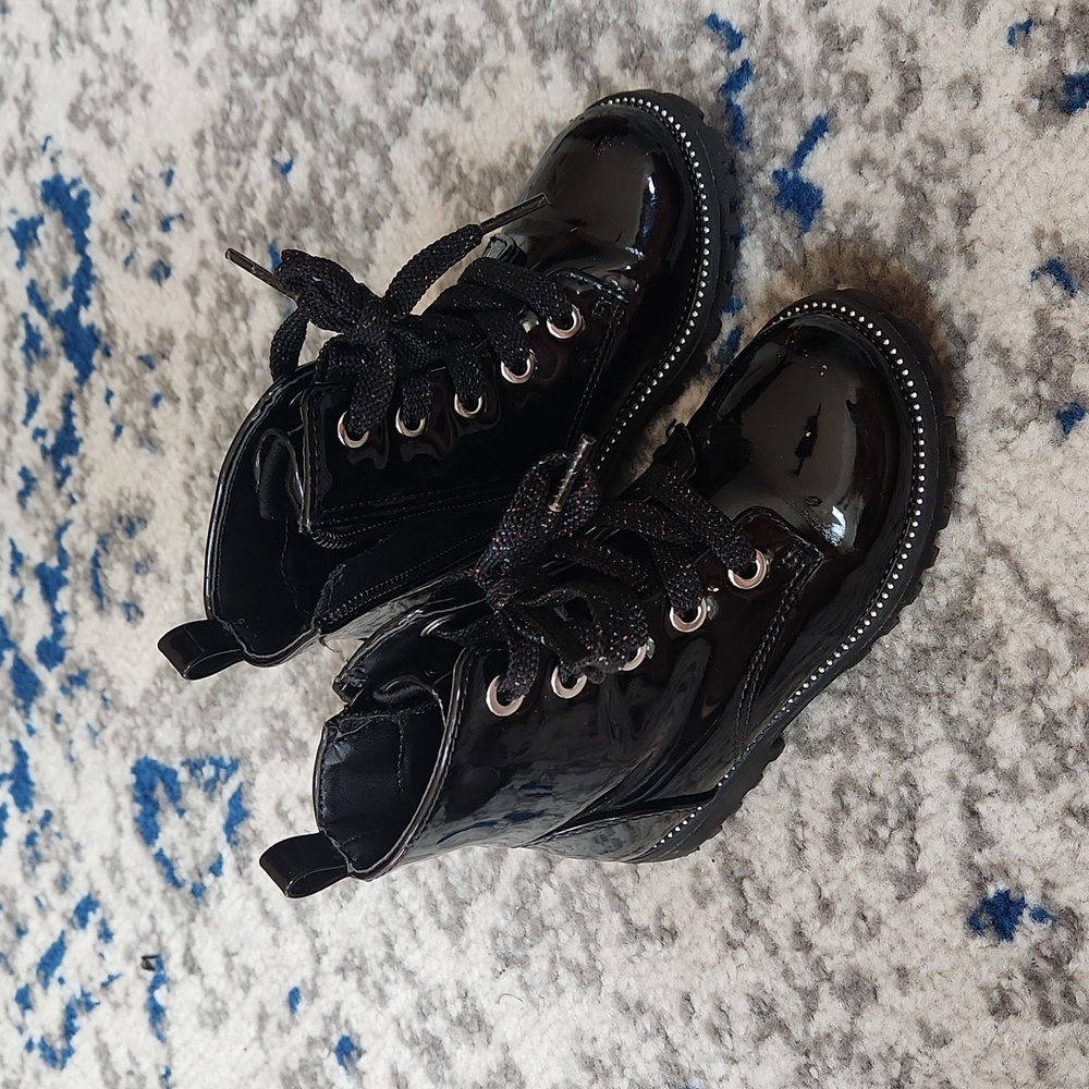 Patent leather lace up / zip up combat boot for little girls, sparkly laces 8